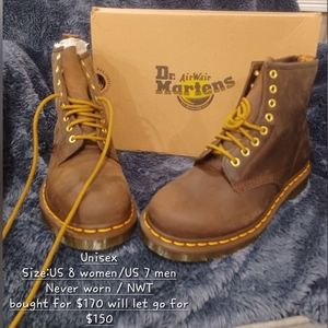 Dr. Martens Aztec Crazy Horse, size US 8, color brown